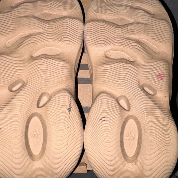 Yeezy Foam Runner - Picture 7 of 7